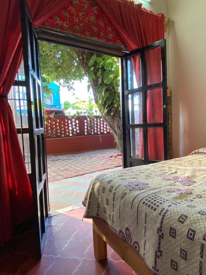 Delias Trailer Park Hotel Rincon de Guayabitos Ngoại thất bức ảnh