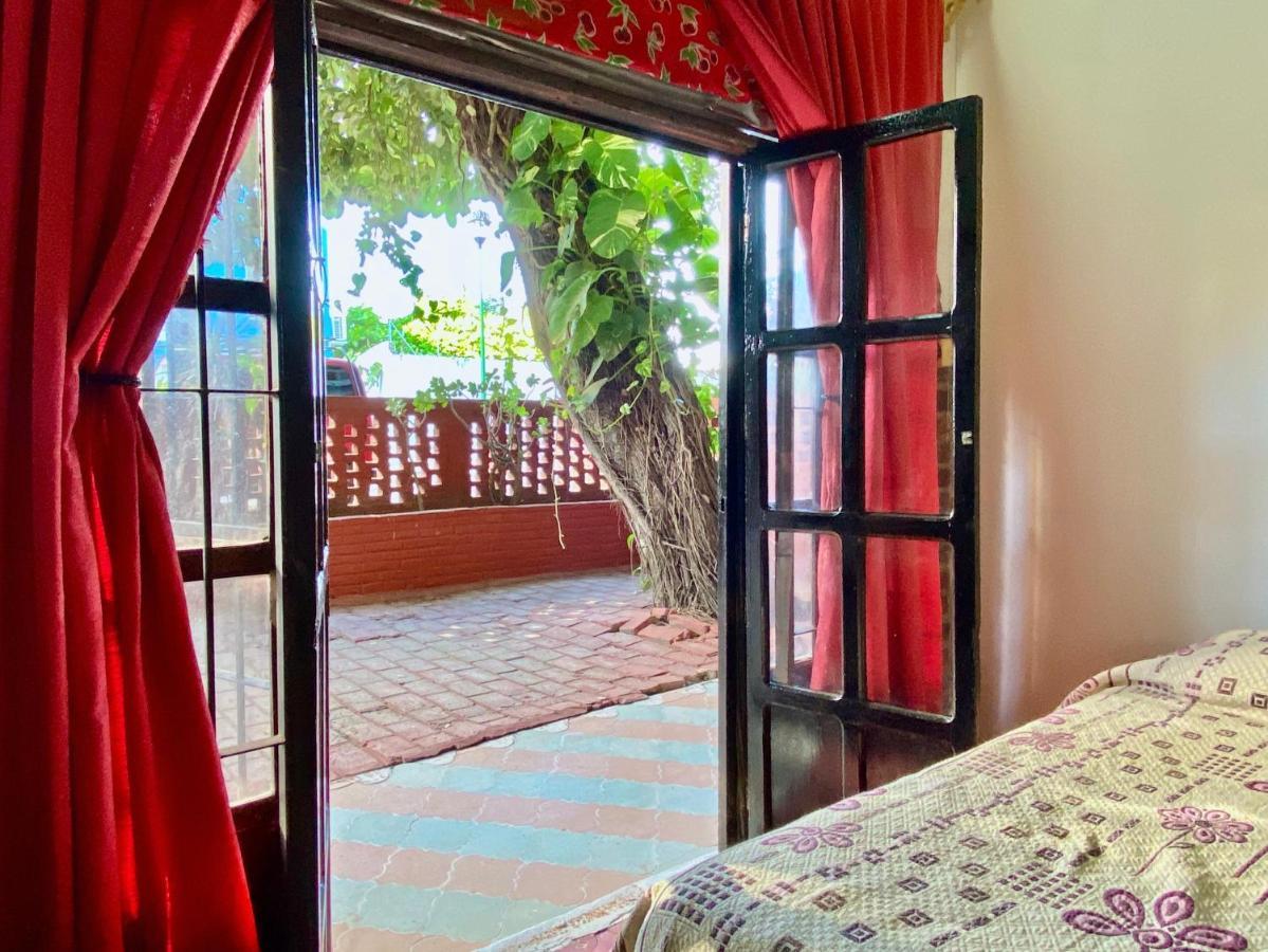 Delias Trailer Park Hotel Rincon de Guayabitos Ngoại thất bức ảnh